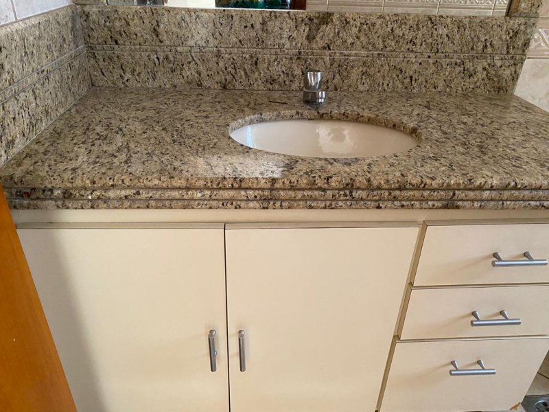 Apartamento à venda Alto da Glória com 1134m² e 3 quartos por R$ 515.000 - 1633212951-pia-banheiro.jpg