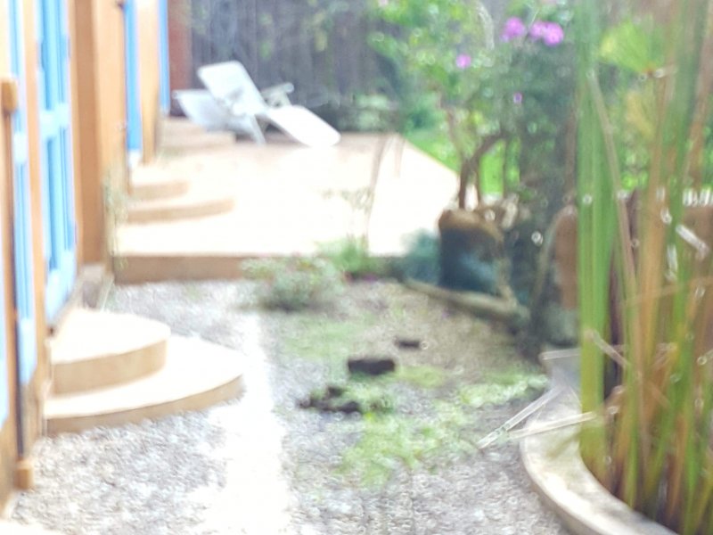 Casa de condomínio à venda Chácaras Embu Colonial com 650m² e 4 quartos por R$ 1.800.000 - 1426964945-passagem-em-frente-salao.jpg