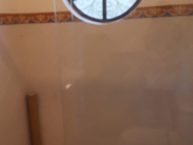 Casa de condomínio à venda Chácaras Embu Colonial com 650m² e 4 quartos por R$ 1.800.000 - 1877703708-piso-principal-suite-1-banheiro.jpg