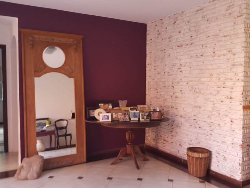 Casa de condomínio à venda Chácaras Embu Colonial com 650m² e 4 quartos por R$ 1.800.000 - 2002061521-piso-principal-sala-jantar.jpg