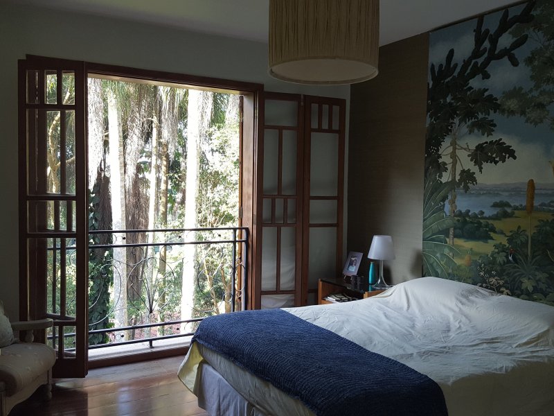 Casa de condomínio à venda Chácaras Embu Colonial com 650m² e 4 quartos por R$ 1.800.000 - 2139883384-piso-principal-suite-master.jpg