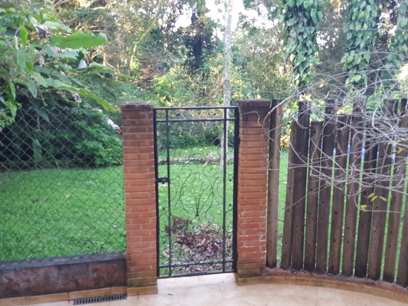 Casa de condomínio à venda Chácaras Embu Colonial com 650m² e 4 quartos por R$ 1.800.000 - 2142014405-piso-inferior-area-empregada-2.jpg