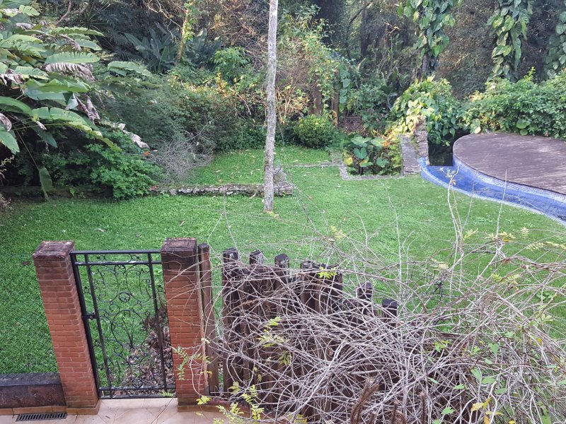 Casa de condomínio à venda Chácaras Embu Colonial com 650m² e 4 quartos por R$ 1.800.000 - 40705708-vista-deck-salao.jpg