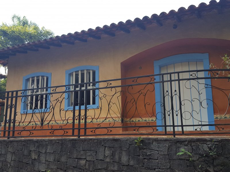 Casa de condomínio à venda Chácaras Embu Colonial com 650m² e 4 quartos por R$ 1.800.000 - 536671215-vista-lateral-frente-2.jpg