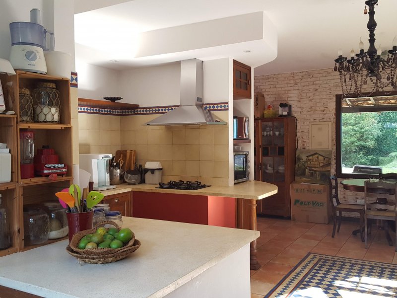 Casa de condomínio à venda Chácaras Embu Colonial com 650m² e 4 quartos por R$ 1.800.000 - 749790892-piso-principal-cozinha-1.jpg