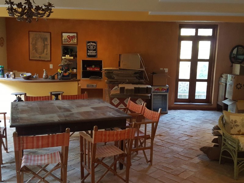 Casa de condomínio à venda Chácaras Embu Colonial com 650m² e 4 quartos por R$ 1.800.000 - 81015446-piso-inferior-salao-6.jpg