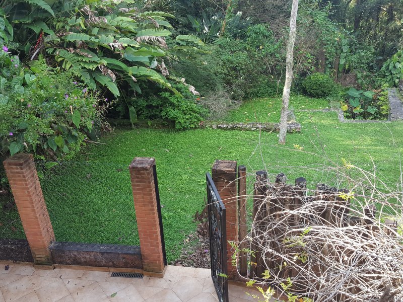 Casa de condomínio à venda Chácaras Embu Colonial com 650m² e 4 quartos por R$ 1.800.000 - 925749318-vista-area-empregada.jpg