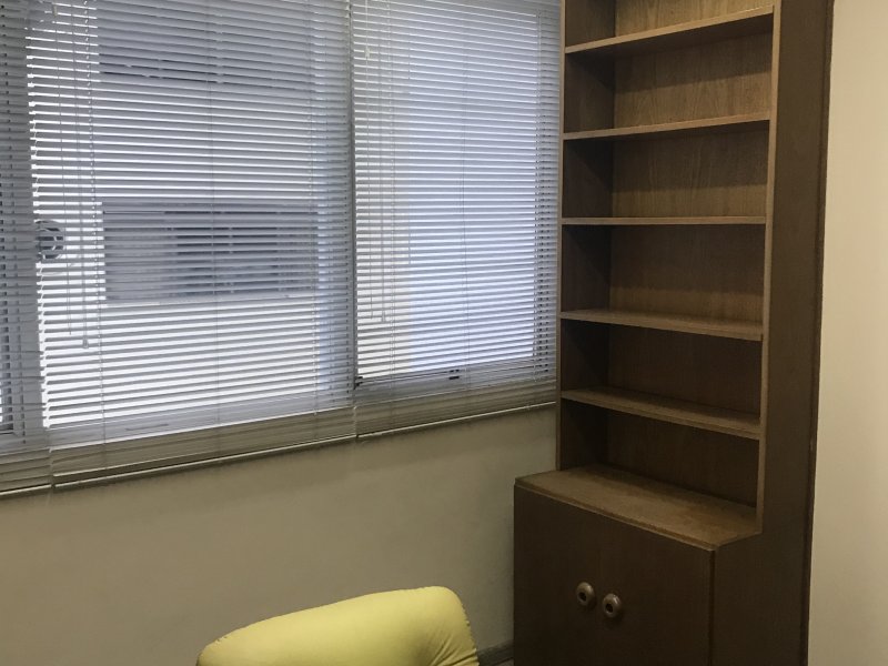 Comercial para alugar Centro com 65m² e  quartos por R$ 200.000 - 1669826266-fb1eb7ed-6a15-4b46-9e71-56f2c7b44819.jpeg