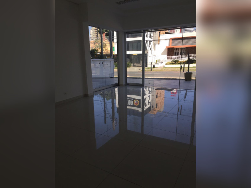 Comercial para alugar Juvevê com 70m² e  quartos por R$ 4.000 - loja-7.jpeg