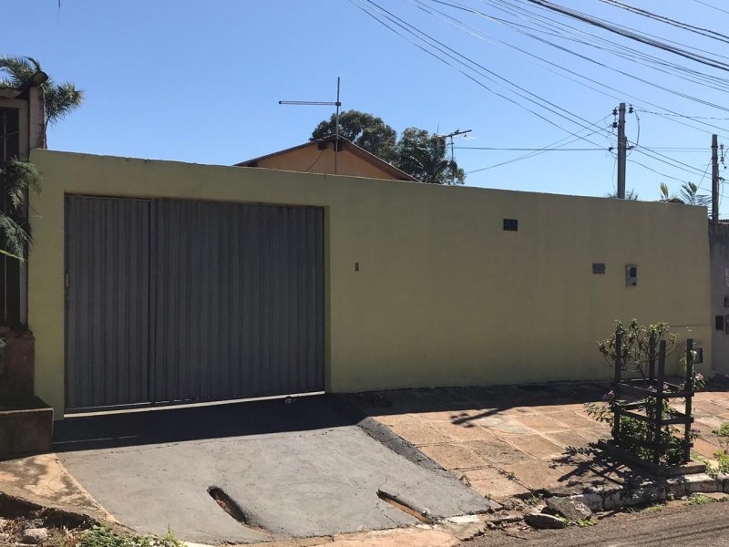 imóvel com 250m² - Vila Itatiaia - Goiânia