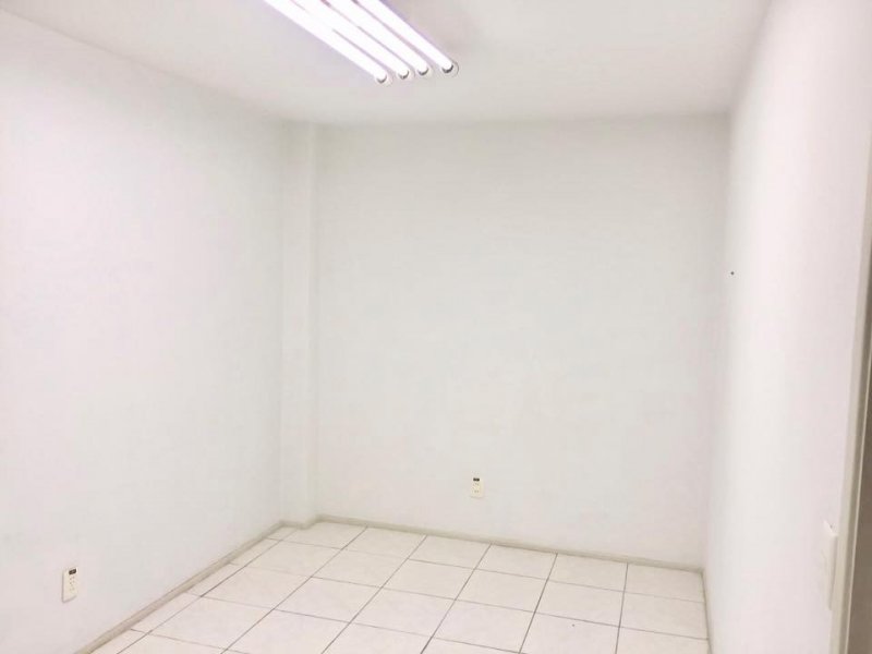 Comercial à venda Cerqueira César com 87m² e  quartos por R$ 550.000 - 1717272806-39933147-10213163951718879-6679934859915296768-n.jpg