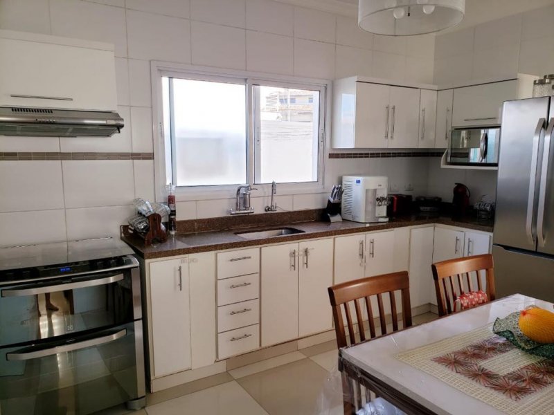 Casa de condomínio à venda Piracangagua com 245m² e 3 quartos por R$ 795.000 - 2009434963-inbound4138569661631622995.jpg