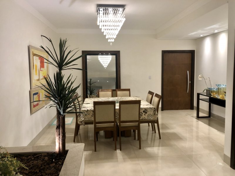 Casa à venda Centro com 450m² e 4 quartos por R$ 1.500.000 - 681882286-7ea31c03-0471-4149-b549-0e3e2f099a72-1-201-a.jpeg