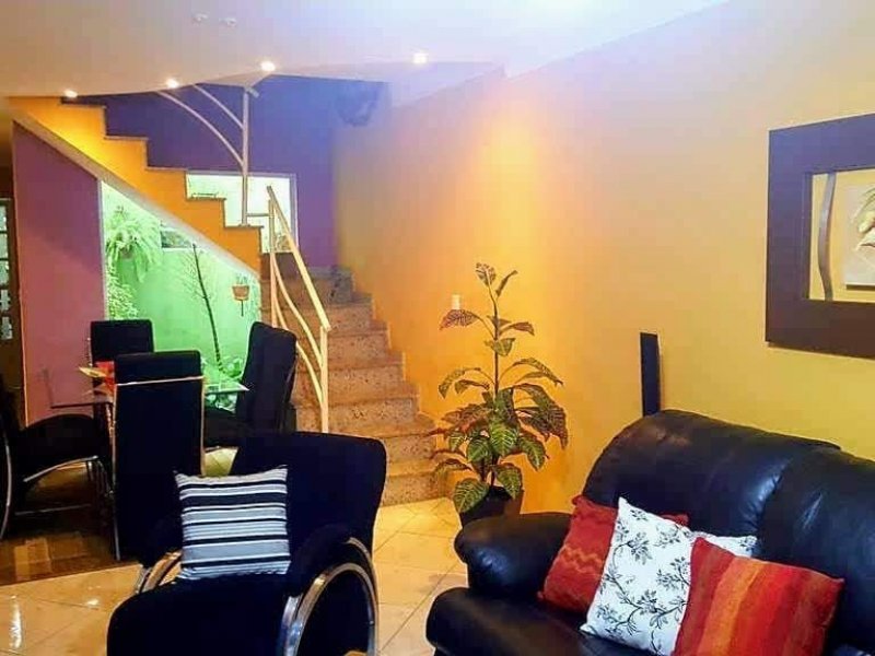 Casa à venda Jardim Triana com 120m² e 3 quartos por R$ 520.000 - 1105515530-9f98c645-83e3-46a2-812d-78a4eb05de2b.jpeg