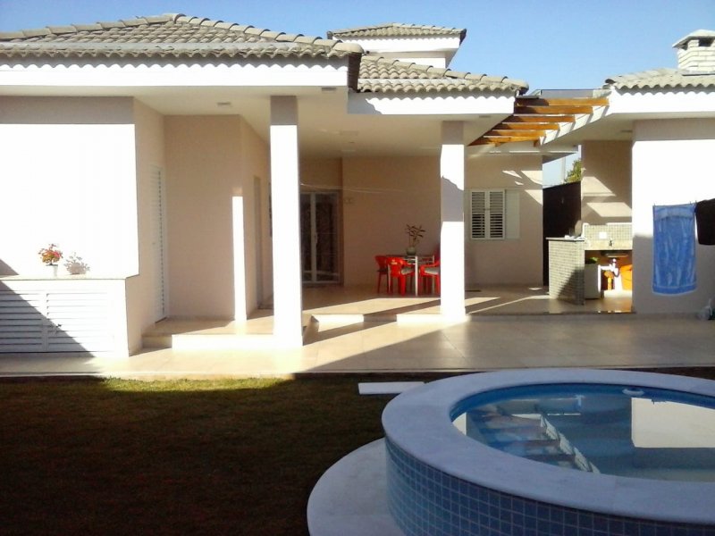 Casa à venda Jardim Simus com 408m² e 3 quartos por R$ 550.000 - 1083190023-vista-do-fundo-da-casa.jpg