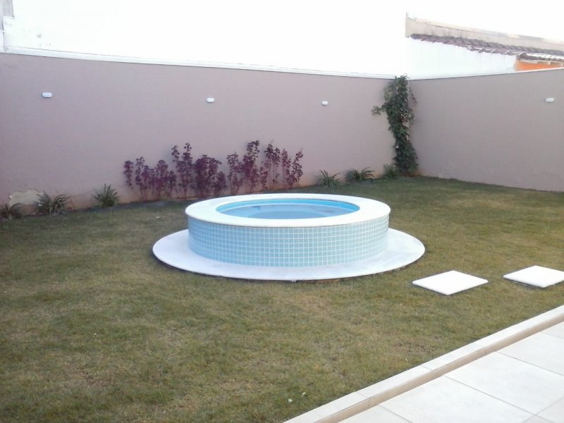 Casa à venda Jardim Simus com 408m² e 3 quartos por R$ 550.000 - 1315030506-quintal.jpg