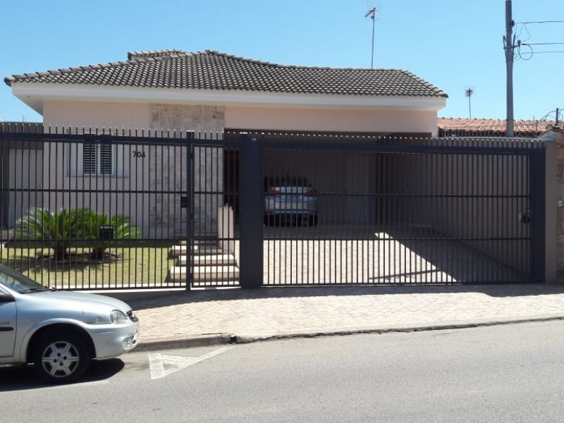 Casa à venda Jardim Simus com 408m² e 3 quartos por R$ 550.000 - 1629708254-fachada-da-casa.jpg
