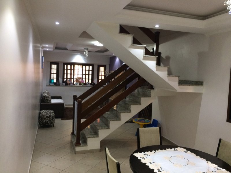 Casa à venda Vila Augusta com 157m² e 3 quartos por R$ 620.000 - 1159440123-sala-2-ambientes-1.jpg