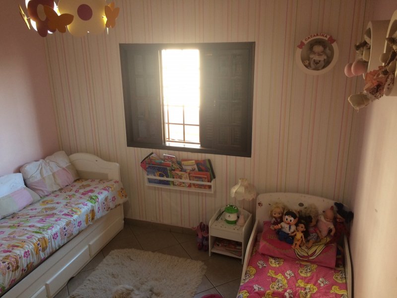 Casa à venda Vila Augusta com 157m² e 3 quartos por R$ 620.000 - 1173412020-quarto-rosa.jpg