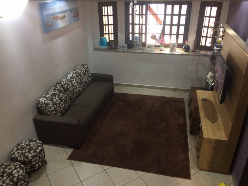 Casa à venda Vila Augusta com 157m² e 3 quartos por R$ 620.000 - 1838824548-sala-tv.jpg