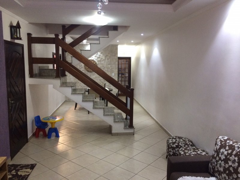 Casa à venda Vila Augusta com 157m² e 3 quartos por R$ 620.000 - 815810732-sala-2-ambientes.jpg