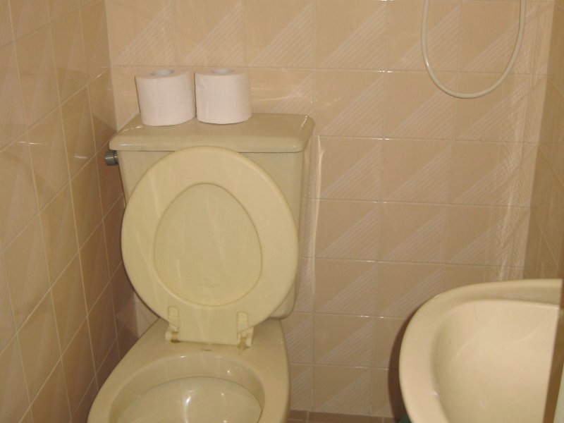 Apartamento à venda Jardim Enseada com 100m² e 3 quartos por R$ 270.000 - 377272558-banheiro-suite2-guaruja.JPG