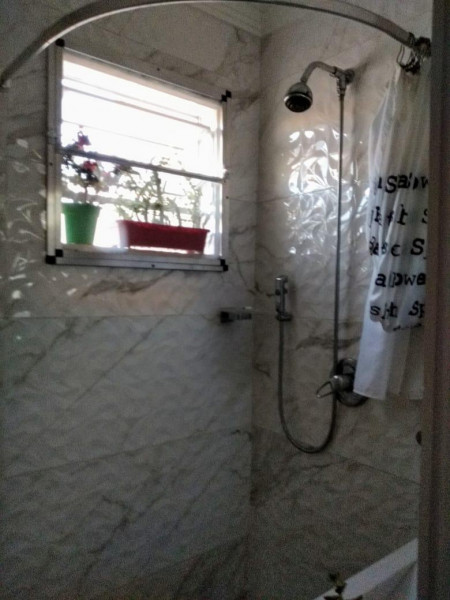 Cobertura à venda Parque Santo Antonio com 120m² e 2 quartos por R$ 450.000 - 1478082425-wc-1b.jpg