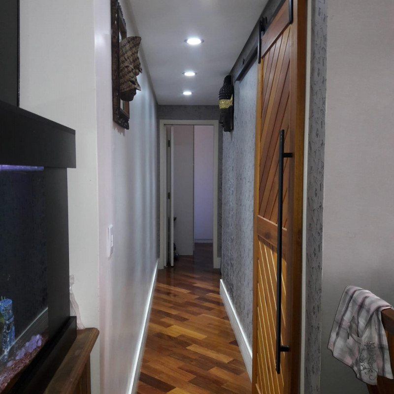 Cobertura à venda Parque Santo Antonio com 120m² e 2 quartos por R$ 450.000 - 2035629588-corredor-1b.jpg