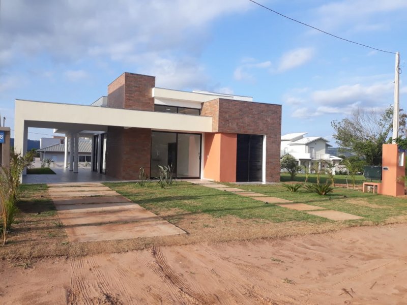 imóvel com 200m² - Condomínio Ninho Verde - Quadra