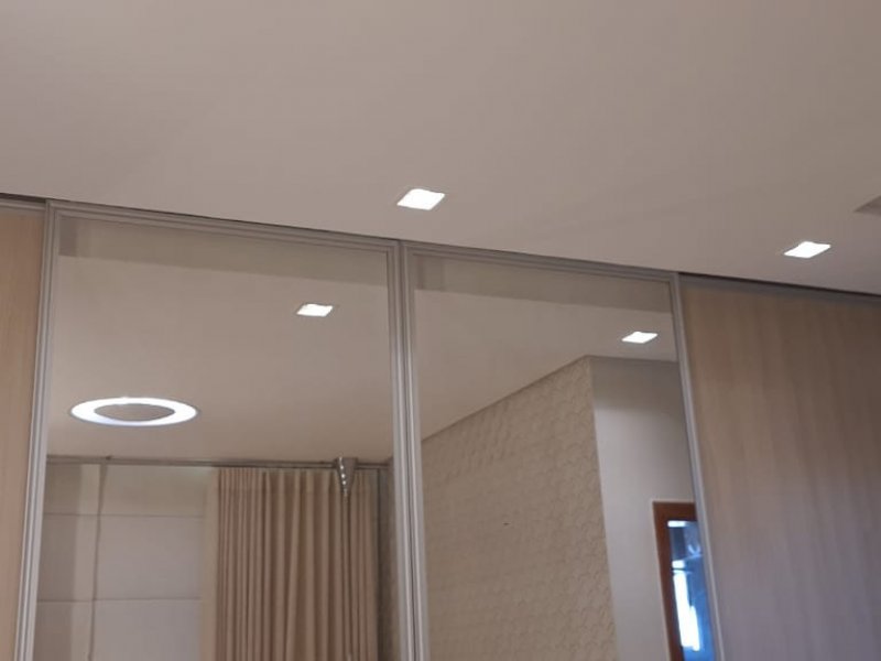 Apartamento à venda Alto da Glória com 62m² e 2 quartos por R$ 299.000 - 376898125-quarto-casal-5.jpeg