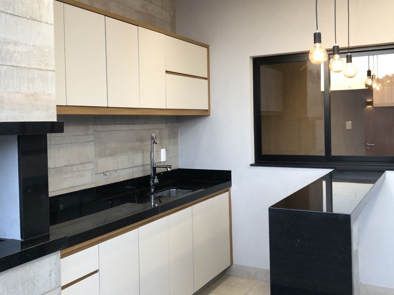 Casa de condomínio à venda Loteamento Residencial Golden Park com 222m² e 3 quartos por R$ 900.000 - 1593316781-fc0932ea-fa77-43b4-8955-991fc6326e49.jpeg