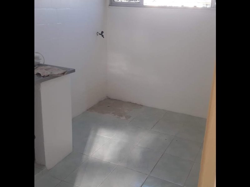 Apartamento à venda Brás de Pina com 40m² e 2 quartos por R$ 100.000 - 655310406-img-20200624-wa0001.jpg