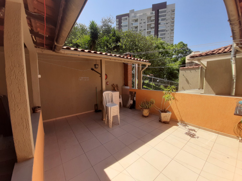 Casa à venda Jardim da Glória com 160m² e 5 quartos por R$ 950.000 - area-superior-3.jpg