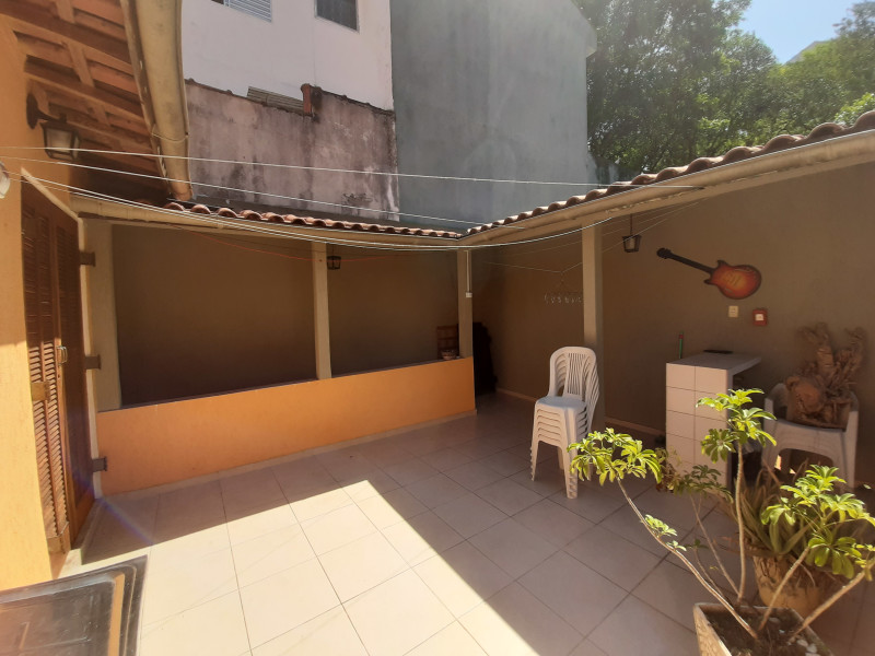 Casa à venda Jardim da Glória com 160m² e 5 quartos por R$ 950.000 - area-superior-4.jpg