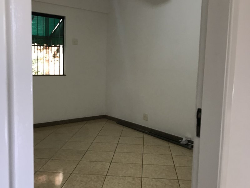 Casa à venda Centro com 250m² e 12 quartos por R$ 780.000 - 1550669506-1409cee2-4edc-451d-8e14-6c0a2638b840.jpeg
