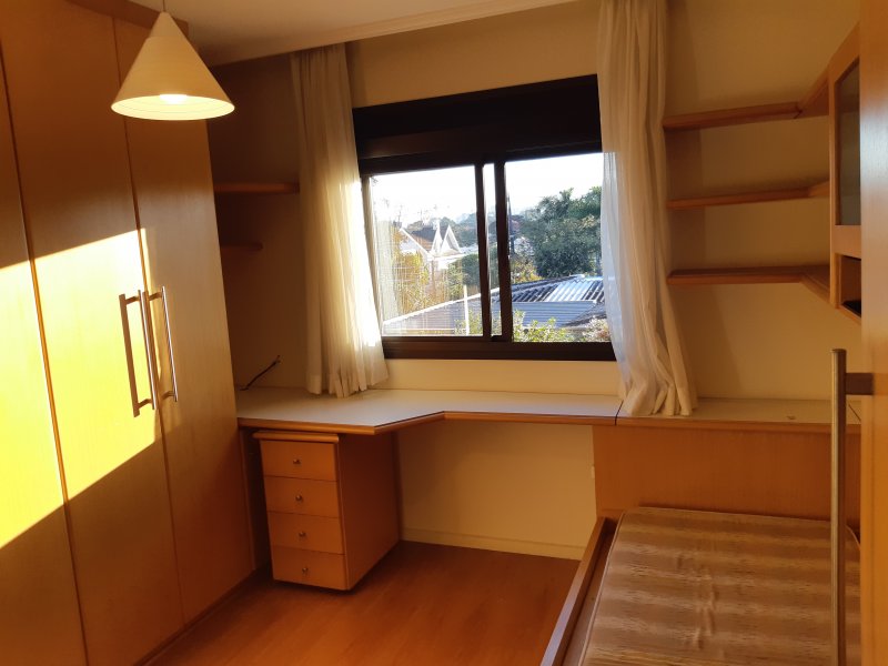 imóvel com 222m² - Hugo Lange - Curitiba