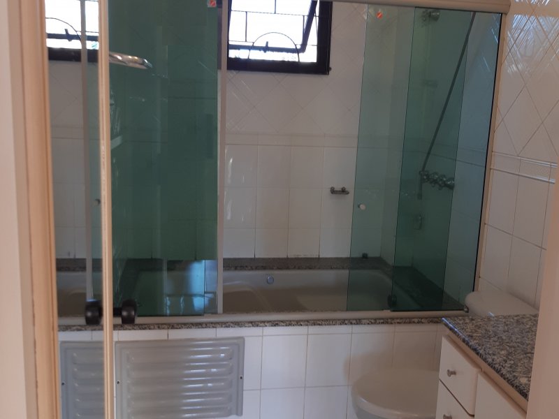 imóvel com 222m² - Hugo Lange - Curitiba