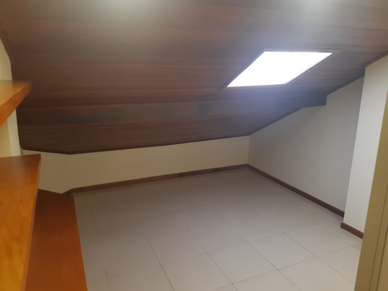 imóvel com 222m² - Hugo Lange - Curitiba