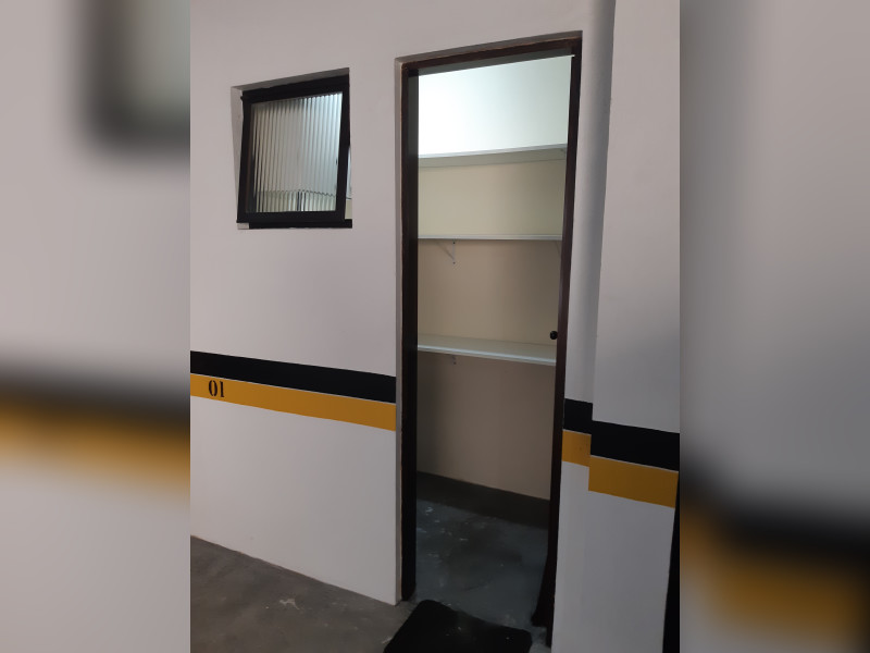 imóvel com 222m² - Hugo Lange - Curitiba