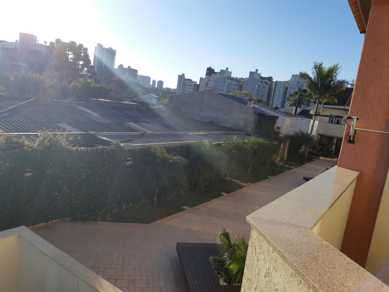 imóvel com 222m² - Hugo Lange - Curitiba