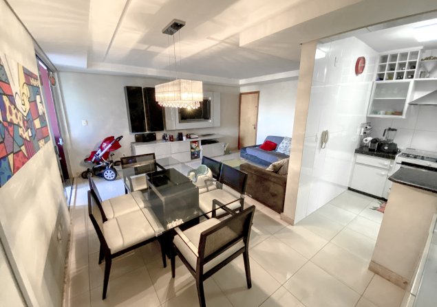 imóvel com 93m²