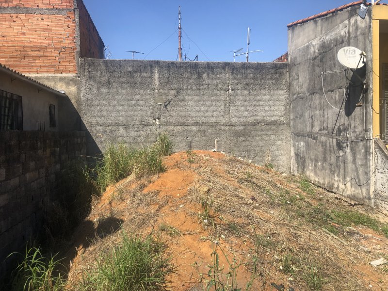 Terreno à venda Parque Guaianazes com 187m² e  quartos por R$ 220.000 - 39306676-img-2763.jpg