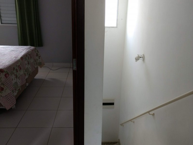 Casa de condomínio à venda Jardim Villaca com 130m² e 2 quartos por R$ 280.000 - 1963192636-img-20190120-122303599.jpg