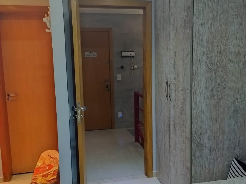 Apartamento à venda Lago Norte com 83m² e 1 quarto por R$ 630.000 - 1693582560-quarto-vista-para-entrada.jpeg