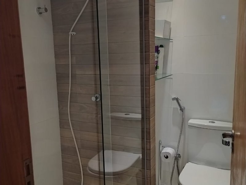 Apartamento à venda Lago Norte com 83m² e 1 quarto por R$ 630.000 - 958750110-banheiro-suite-vista-vaso-e-box-usar-essa.jpeg