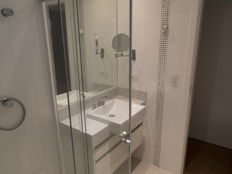 Apartamento à venda Alto da Lapa com 72m² e 2 quartos por R$ 850.000 - 1931952817-17-banho-suite-principal.jpg
