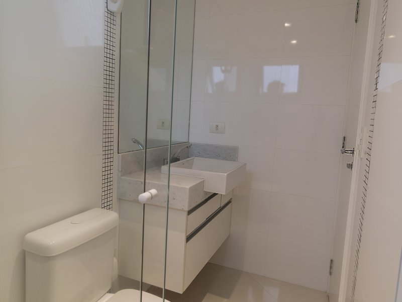 Apartamento à venda Alto da Lapa com 72m² e 2 quartos por R$ 850.000 - 805604603-22-banho-suite.jpg