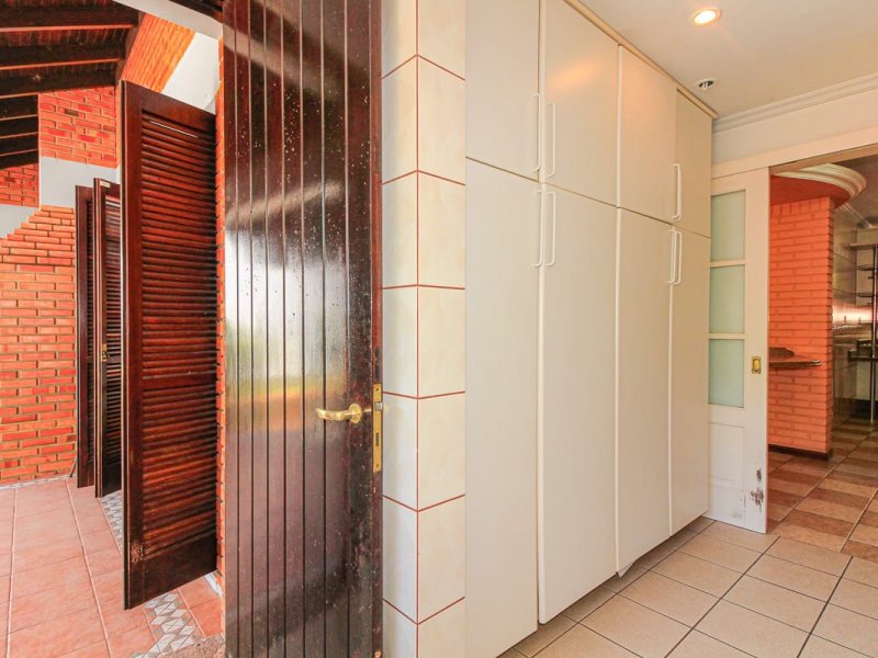 Casa à venda Teresópolis com 434m² e 3 quartos por R$ 1.100.000 - 1653954932-1415d1cd-980a-4eef-9aa1-25d3a4f881f1.JPG