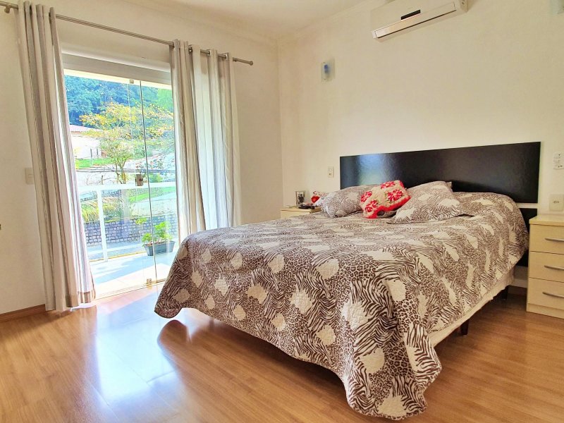 Casa à venda Anita Garibaldi com 205m² e 4 quartos por R$ 840.000 - 1058487816-102399748.jpg