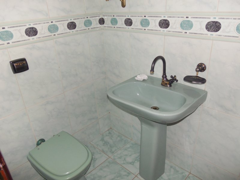 Casa à venda Jardim Panorama (Zona Leste) com 371m² e 3 quartos por R$ 700.000 - 115715807-7lavabo.JPG